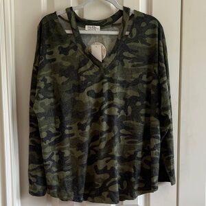 ☀️ 2 for $30 NWT Camo Long Sleeve Top